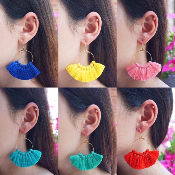 🆕 LIGHT BLUE TASSEL CIRCLE EARRINGS - Picture 5 of 5